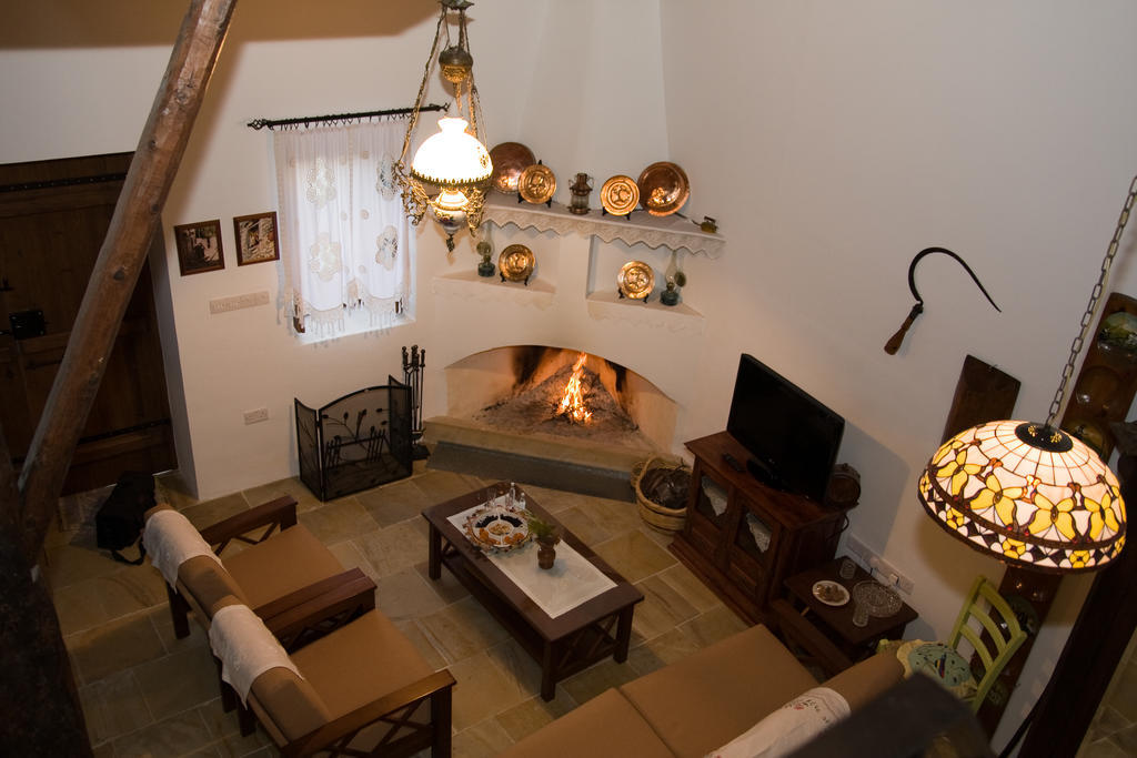 Xenios Cottages Лофу Номер фото