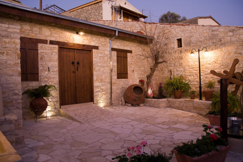 Xenios Cottages Лофу Номер фото